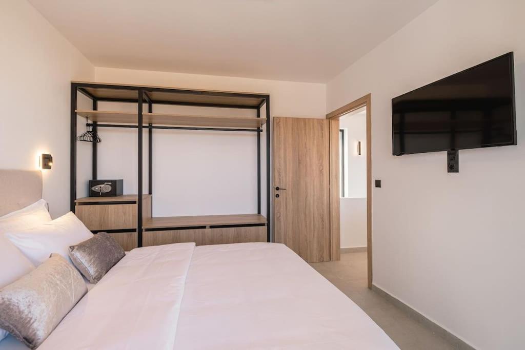 D&r Boutique R Villa Gennadi
